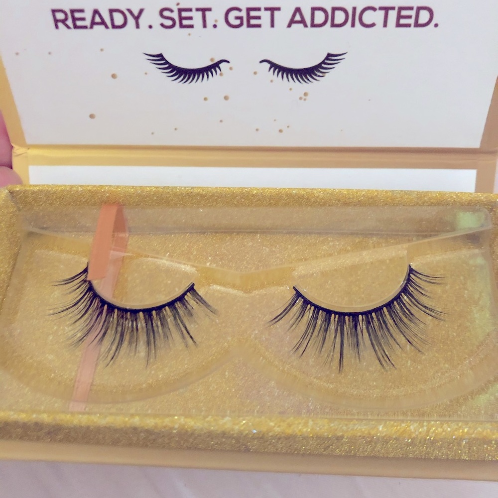 *NEW* Instaglam - Lashaholic Luxury Lashes.